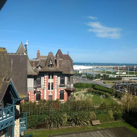 Splendid In The Heart Of فيلة