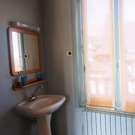 Splendid In The Heart Of دوفييل